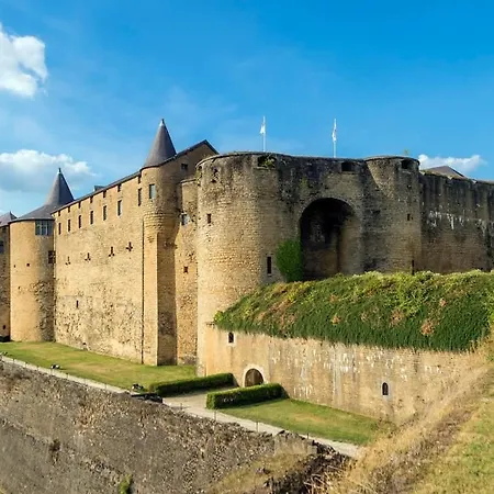 Budget Avec Parking * Charleville-Mézières