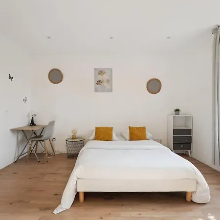 아파트 Budget Avec Parking